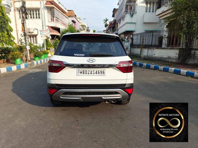 https://images10.gaadi.com/usedcar_image/4219162/original/processed_5b1658e9ab571b046ff373ec98516183.jpg?imwidth=6402