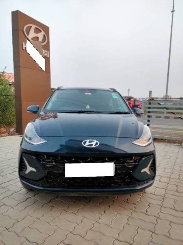 https://images10.gaadi.com/usedcar_image/4219182/original/processed_28c2ca99-6955-4c29-81c5-f874a9213ae9.jpeg?imwidth=6400