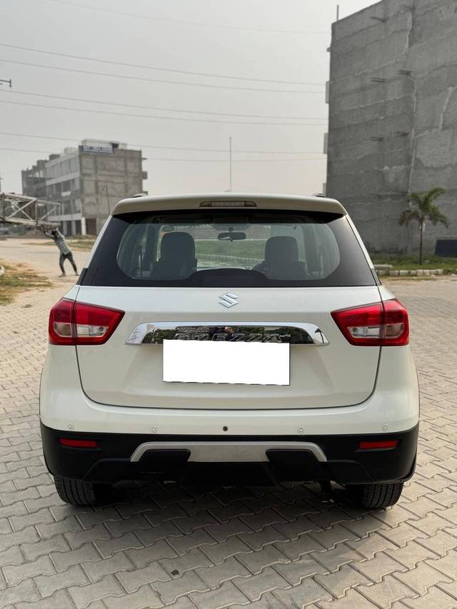 https://images10.gaadi.com/usedcar_image/4219196/original/processed_81b15c9ca6312180a06241b7c5b5345c.jpg?imwidth=6402