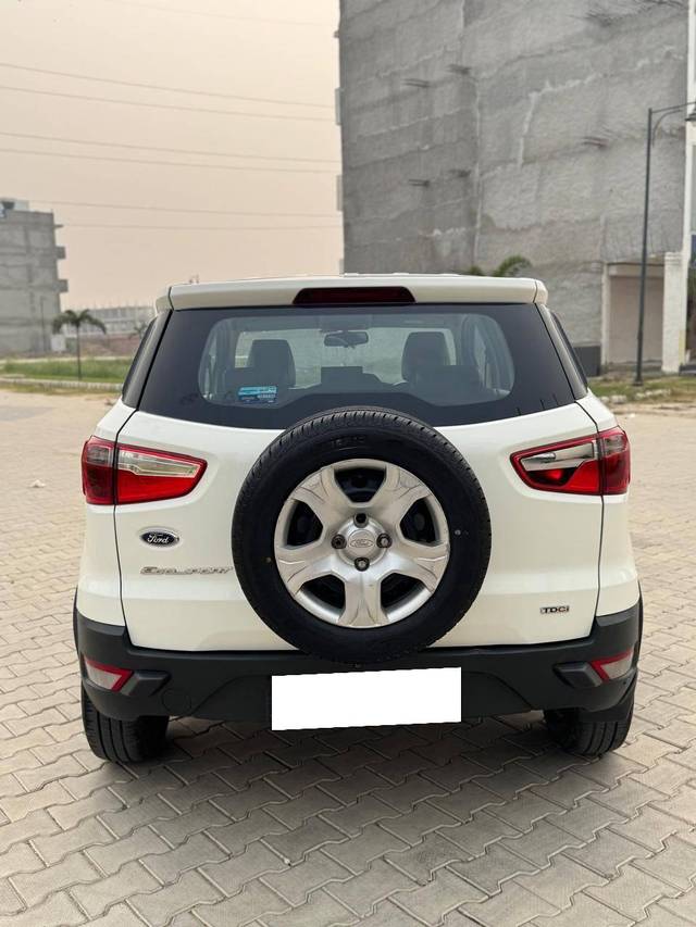 https://images10.gaadi.com/usedcar_image/4219204/original/processed_2d1566c4e4bec902bc753057b50015fa.jpg?imwidth=6402