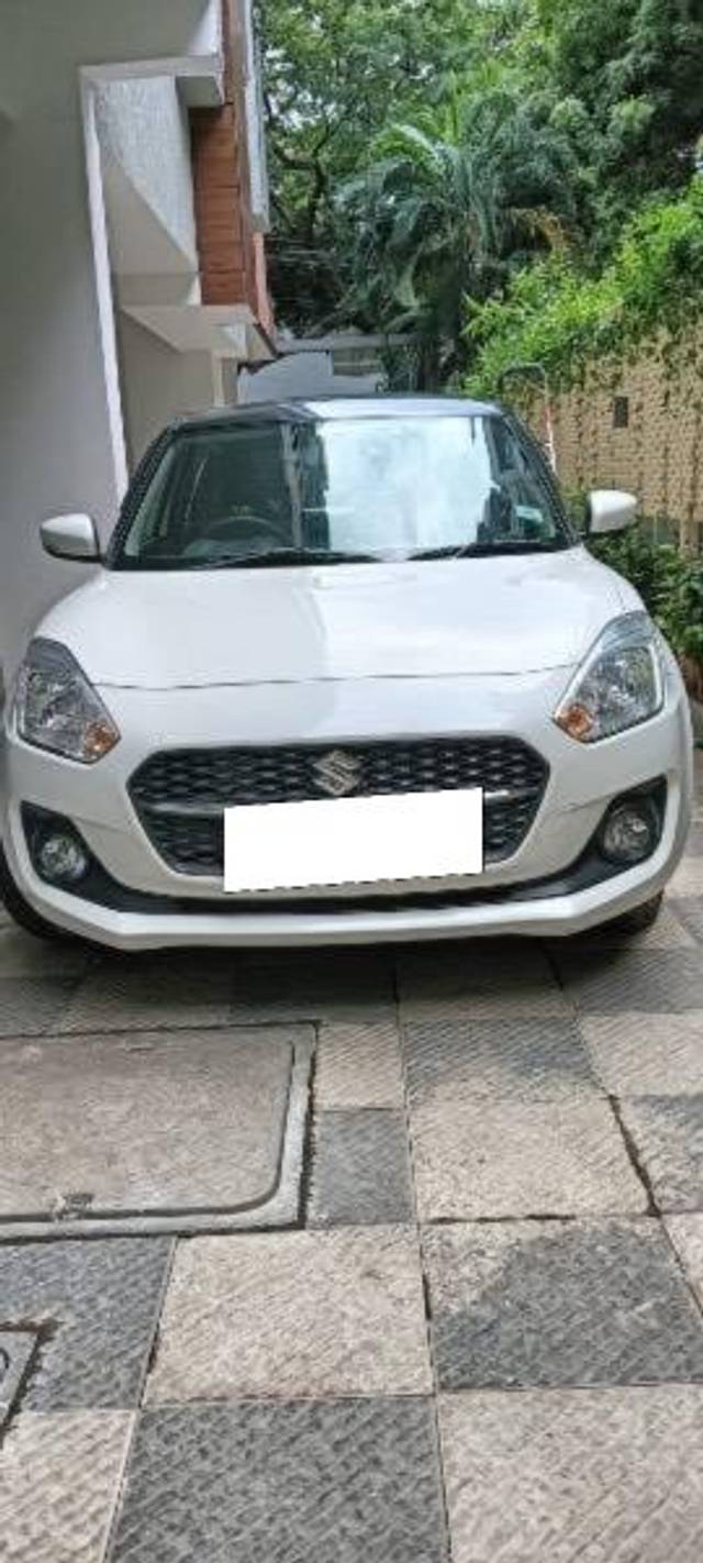 https://images10.gaadi.com/usedcar_image/4219246/original/processed_cc2694a6-4838-4561-b226-331d017fad05.jpeg?imwidth=6400