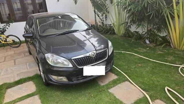 https://images10.gaadi.com/usedcar_image/4219349/original/processed_dc66f4a9-bfeb-4d99-8ce5-9daca904b174.jpg?imwidth=6400