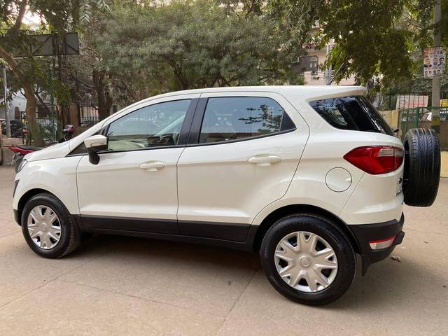 https://images10.gaadi.com/usedcar_image/4219385/original/processed_9727cb5fb9bebc563f866d8352c80f4a.jpeg?imwidth=6402