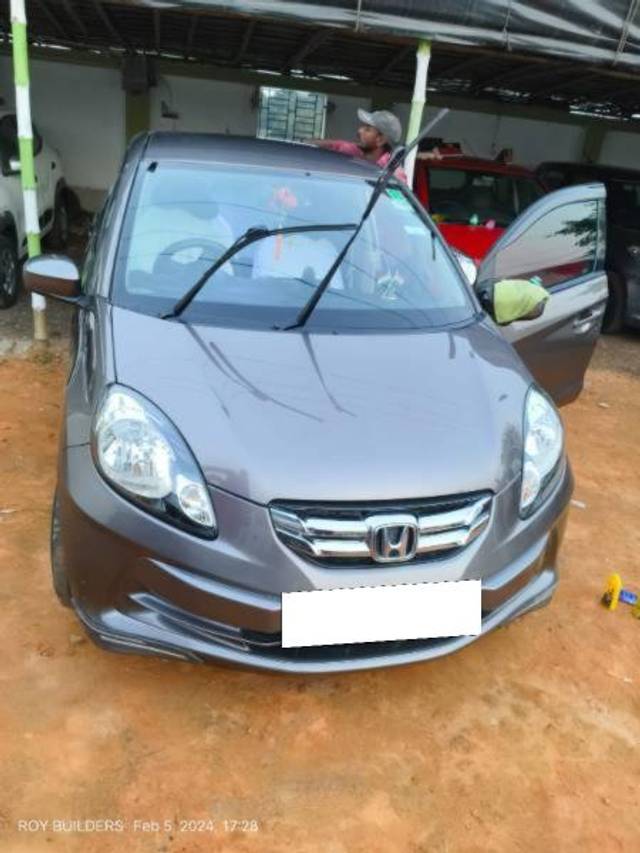 https://images10.gaadi.com/usedcar_image/4219386/original/processed_48c37fde-ebac-433c-9b48-ca9d69f90b1e.jpg?imwidth=6400