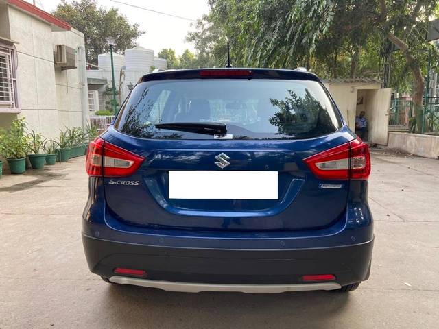 https://images10.gaadi.com/usedcar_image/4219394/original/processed_e66c9af1504d1c726e9fa7cb6cdd5827.jpeg?imwidth=6402