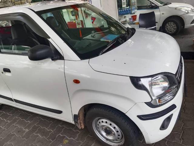 https://images10.gaadi.com/usedcar_image/4219482/original/processed_37fac2f5-b934-43f5-8974-ea521bf119f6.jpg?imwidth=6400