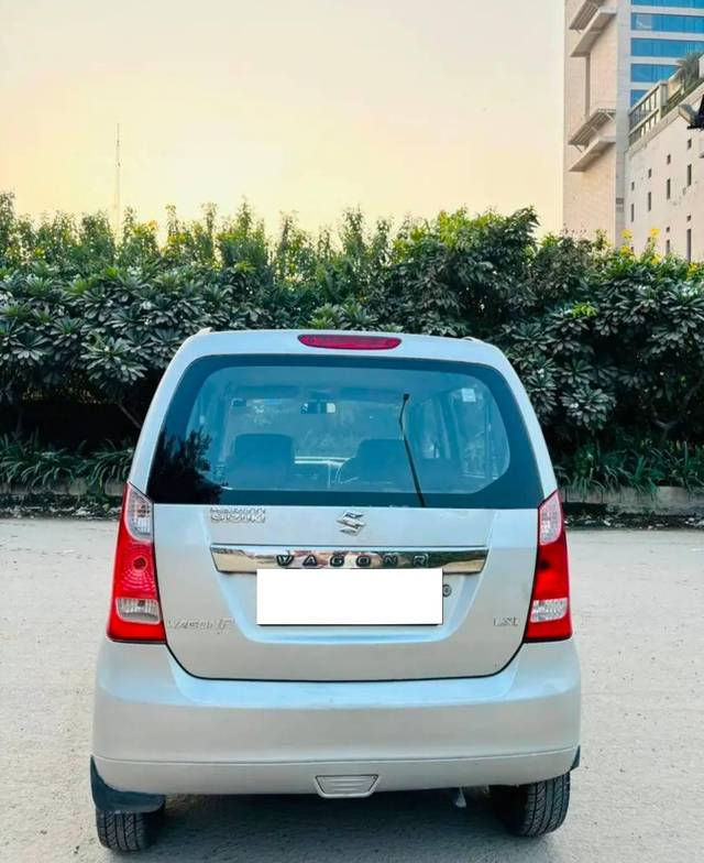 https://images10.gaadi.com/usedcar_image/4219520/original/processed_84d110f9f3cc157d1197410c2e7bfb54.jpg?imwidth=6402