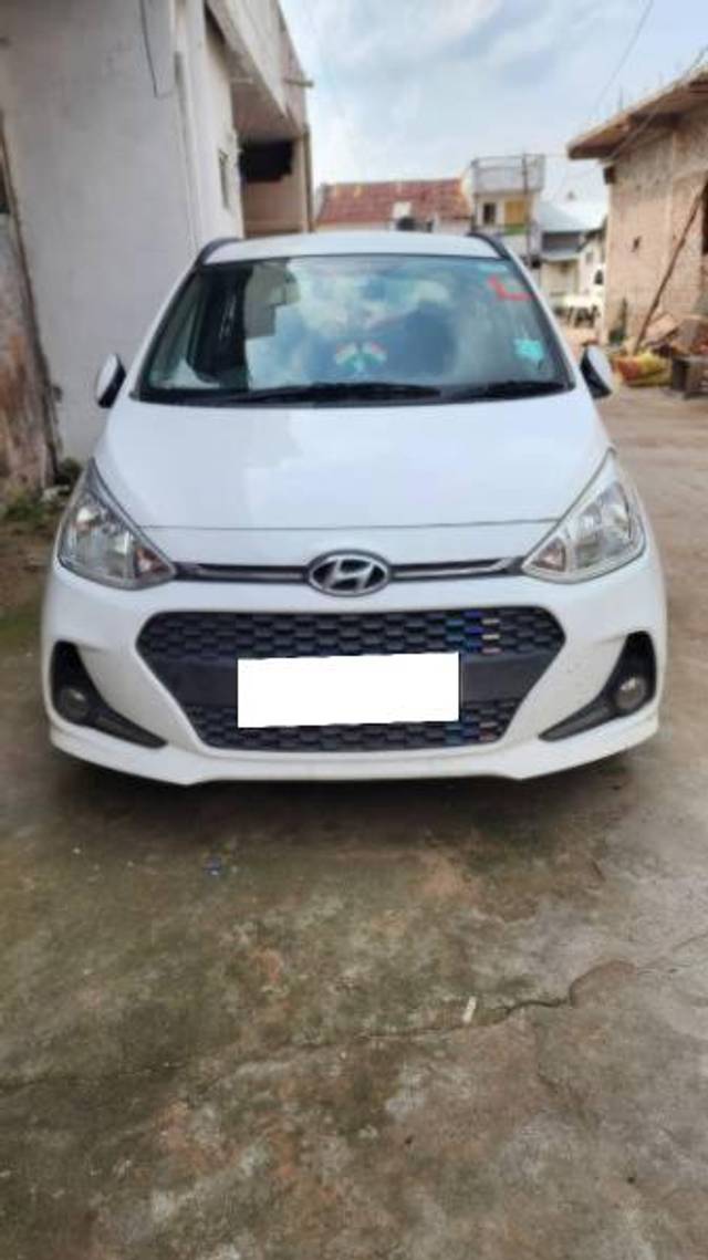 https://images10.gaadi.com/usedcar_image/4219532/original/processed_0e3f2174-0816-49ca-96e0-e0a67a7c8e74.jpg?imwidth=6400