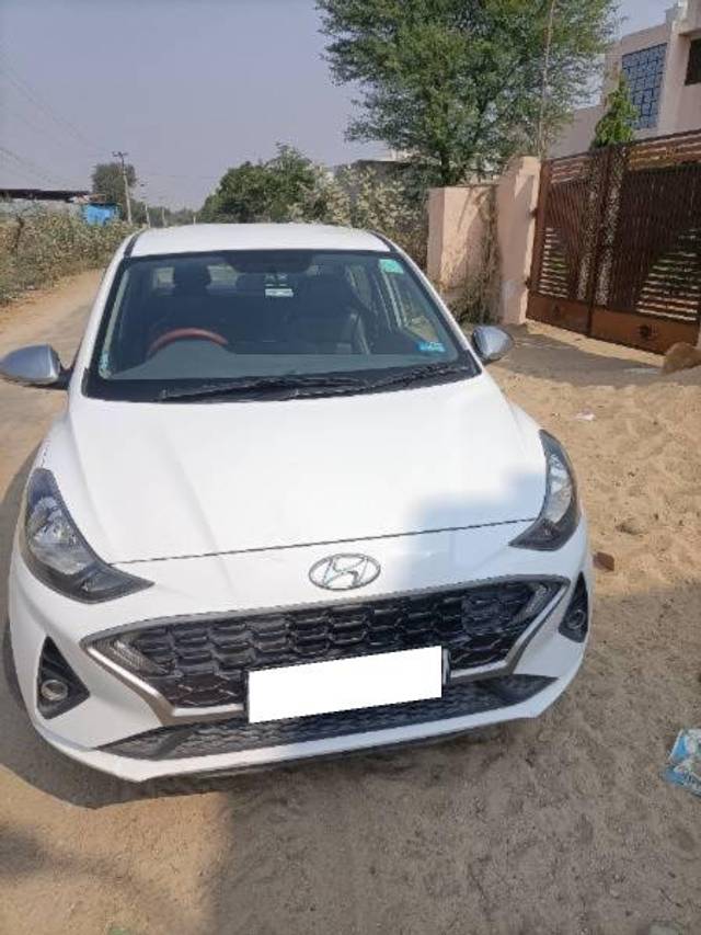 https://images10.gaadi.com/usedcar_image/4219576/original/processed_3f37c9a1-3646-412b-b3db-99397ae63100.jpg?imwidth=6400