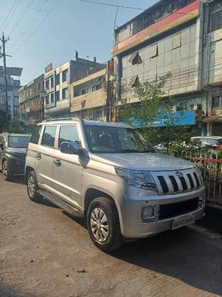 Mahindra TUV 300 2015-2019 Mahindra TUV 300 T6