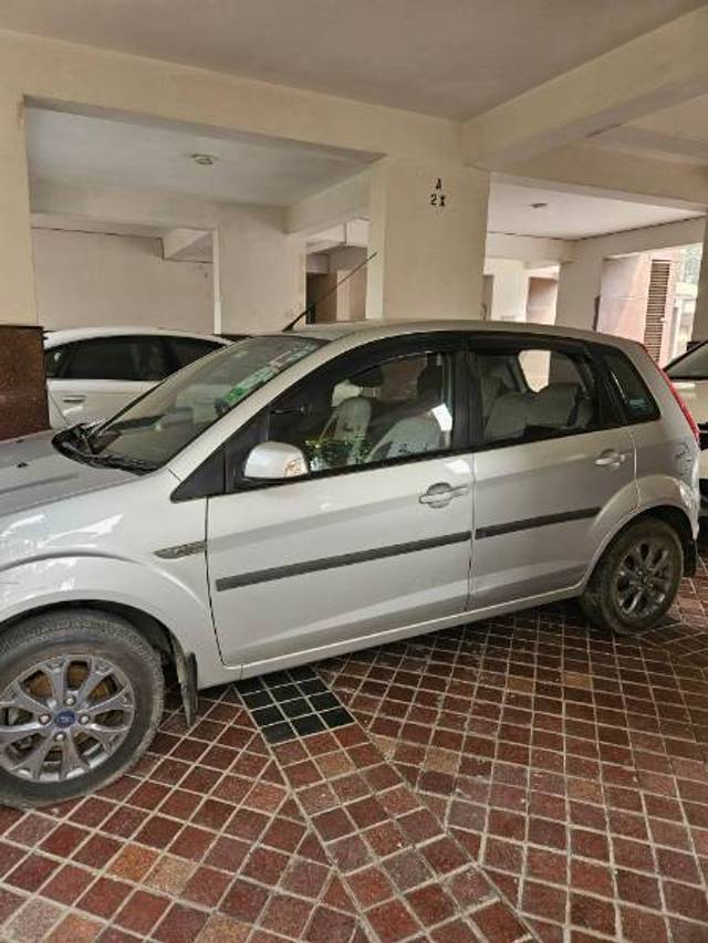 https://images10.gaadi.com/usedcar_image/4219912/original/c84be9cc0fd73ab14be573c92299028c.jpg?imwidth=6402