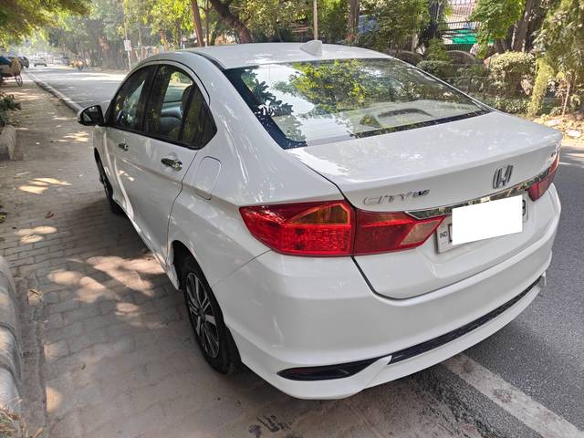 https://images10.gaadi.com/usedcar_image/4219921/original/processed_d6b3f9f5e38c39ad71688ecc284ffb11.jpg?imwidth=6402