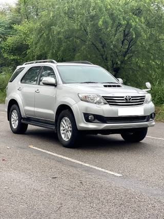 Toyota Fortuner 2011-2016 Toyota Fortuner 4x2 Manual