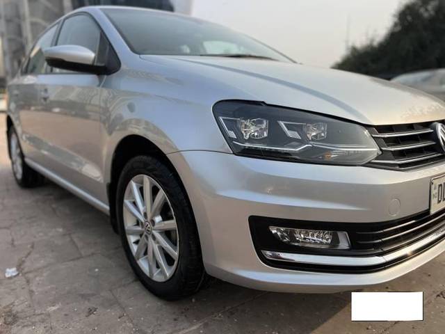 https://images10.gaadi.com/usedcar_image/4220009/original/processed_d543fb58d5f4f40bc99b4b8180053a61.jpg?imwidth=6400