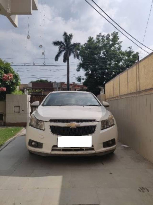 https://images10.gaadi.com/usedcar_image/4220015/original/processed_dd18d388-8d37-4403-b923-080318081a7d.jpg?imwidth=6402