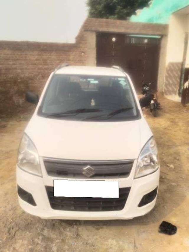 https://images10.gaadi.com/usedcar_image/4220018/original/processed_a7674480-fd8a-4aef-b888-9605f240b7d5.jpg?imwidth=6402