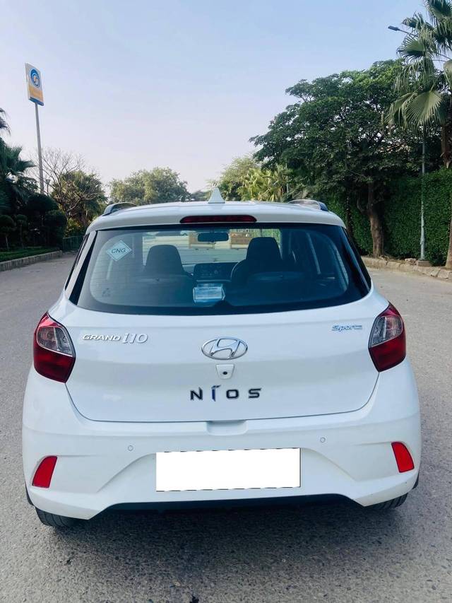 https://images10.gaadi.com/usedcar_image/4220056/original/processed_d064b53fa7b9e9654ca8c46975c2f971.jpg?imwidth=6402