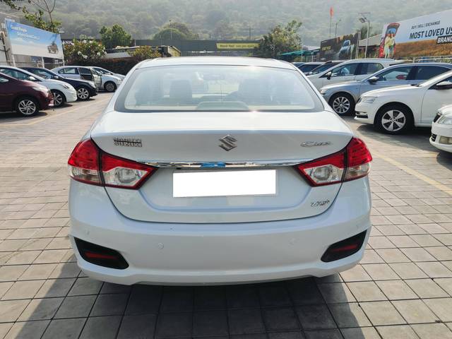 https://images10.gaadi.com/usedcar_image/4220146/original/processed_50ba4d7d495872afd3b7790895e4eddc.jpg?imwidth=6402