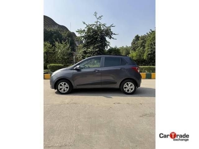 https://images10.gaadi.com/usedcar_image/4220158/original/processed_5cc8ed63faf1c6fb119fb41c9c76e807.jpg?imwidth=6402