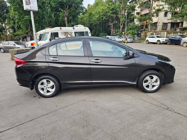 https://images10.gaadi.com/usedcar_image/4220181/original/processed_90cb4e882c8388c2fc4e3038c2ac099d.jpg?imwidth=6401