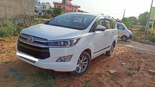 https://images10.gaadi.com/usedcar_image/4220184/original/processed_7729b80036bb53db2f2fb5c9de2c2c35.jpg?imwidth=6401