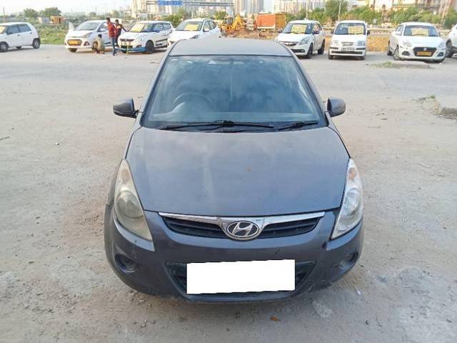 https://images10.gaadi.com/usedcar_image/4220186/original/e95bd091220235e03dd601d2f3edeff0.jpg?imwidth=6400