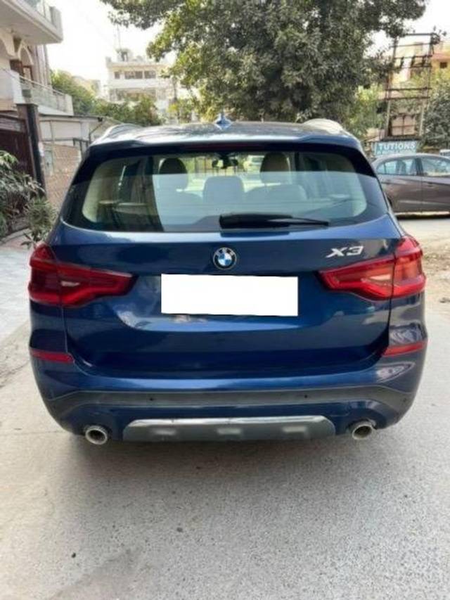 https://images10.gaadi.com/usedcar_image/4220191/original/processed_d5a15f41-4ba1-4b26-a002-f04507cea02d.jpeg?imwidth=6402