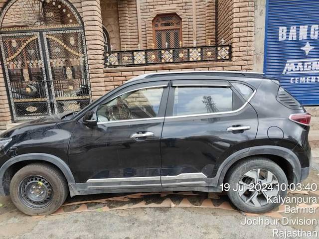 https://images10.gaadi.com/usedcar_image/4220194/original/processed_19d73297-63f5-4689-b442-9716fe4c5b74.jpg?imwidth=6402