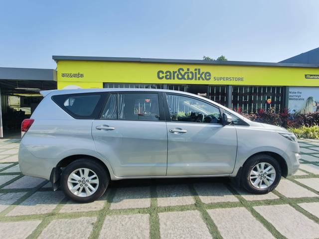 https://images10.gaadi.com/usedcar_image/4220204/original/processed_c6152f6f53daa2e7e155525fe704b5fd.jpg?imwidth=6401