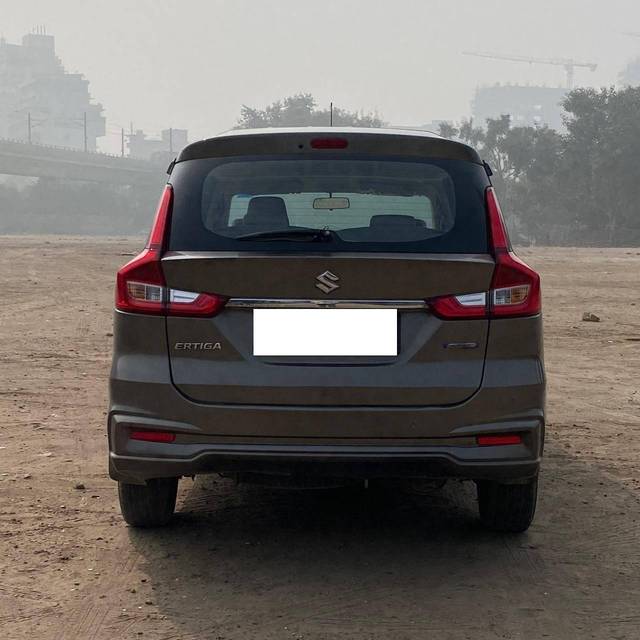 https://images10.gaadi.com/usedcar_image/4220209/original/processed_a6d4d57bd4177e58b071bc1d2e10279b.jpg?imwidth=6402