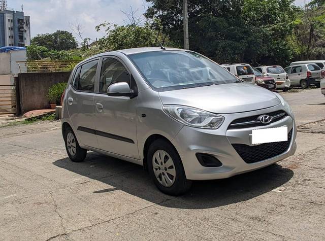 https://images10.gaadi.com/usedcar_image/4220222/original/processed_afcdf612cf2b1d8e124ab5850bcb3d79.jpg?imwidth=6400