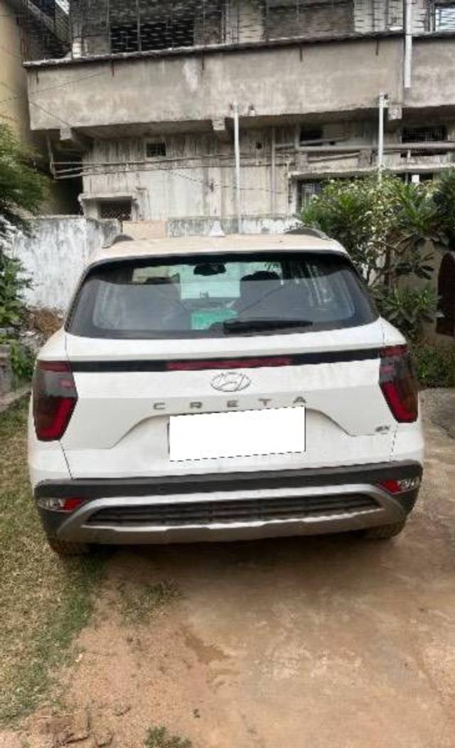 https://images10.gaadi.com/usedcar_image/4220231/original/processed_9bb55d07-b8f8-4855-a62a-929593cfae26.jpg?imwidth=6402