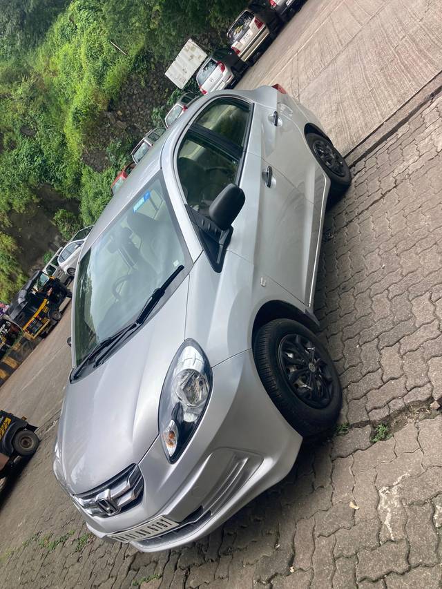 https://images10.gaadi.com/usedcar_image/4220245/original/processed_073ef4a40958532bd7a1e1f274823ee5.jpg?imwidth=6401