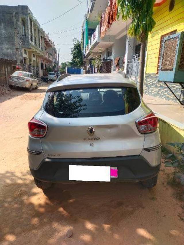 https://images10.gaadi.com/usedcar_image/4220310/original/0a64ec69925868ebf770540c728c0c09.jpg?imwidth=6402