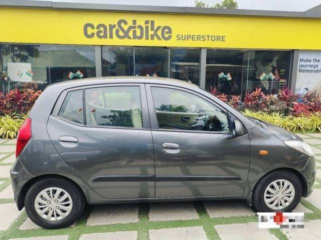 https://images10.gaadi.com/usedcar_image/4220336/original/processed_afe185084f6f8b0a8bb95986a49aca1f.jpg?imwidth=6401