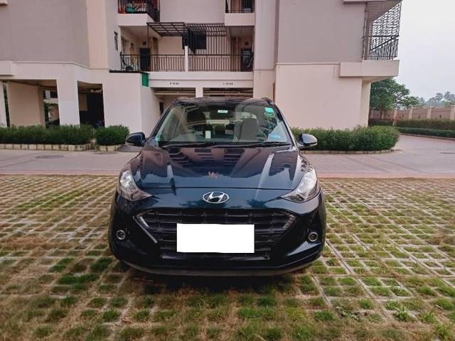 https://images10.gaadi.com/usedcar_image/4220412/original/processed_dbad2fab-747a-48f1-b1ae-e0b4fde49087.jpg?imwidth=6402