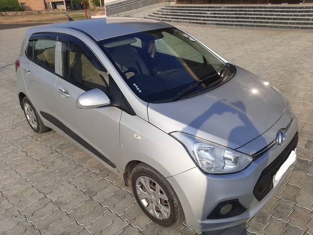 https://images10.gaadi.com/usedcar_image/4220523/original/807dd0f693faa23165df9f3810094f18.jpg?imwidth=6401