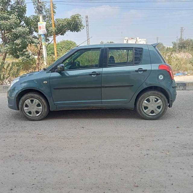 https://images10.gaadi.com/usedcar_image/4220532/original/processed_46508142b5e324fdd25c20d1060f3191.jpg?imwidth=6402