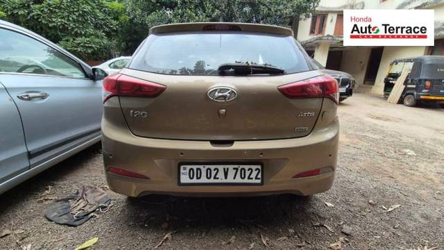https://images10.gaadi.com/usedcar_image/4220533/original/98a8db536e1a0f00662d26d12c46dd74.jpg?imwidth=6400
