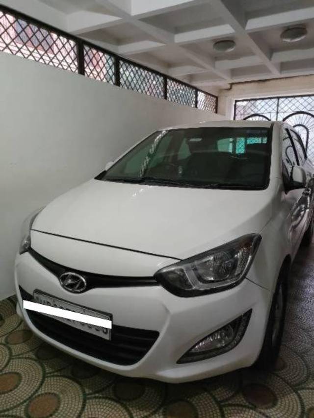 https://images10.gaadi.com/usedcar_image/4220540/original/processed_8ad8024c-43b7-4aed-a673-8bd50aeb7182.jpg?imwidth=6400