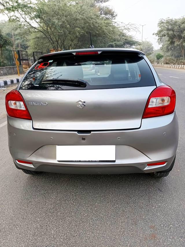 https://images10.gaadi.com/usedcar_image/4220547/original/processed_cfdfacb8b1ed02a04c219c66bf753518.jpg?imwidth=6402