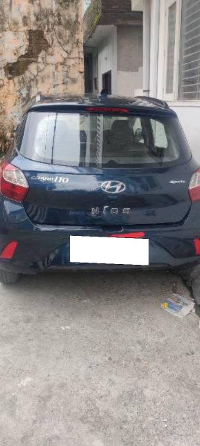 https://images10.gaadi.com/usedcar_image/4220558/original/processed_050723dd-e688-4bd2-bc10-751a0b32e2c6.jpg?imwidth=6401