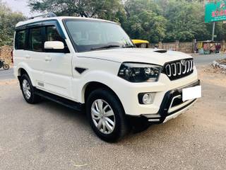 Mahindra Scorpio 2014-2022 Mahindra Scorpio S9 BSIV