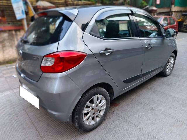 https://images10.gaadi.com/usedcar_image/4220651/original/processed_cd592e852cc7814b52188ce5813fb3d6.jpg?imwidth=6402