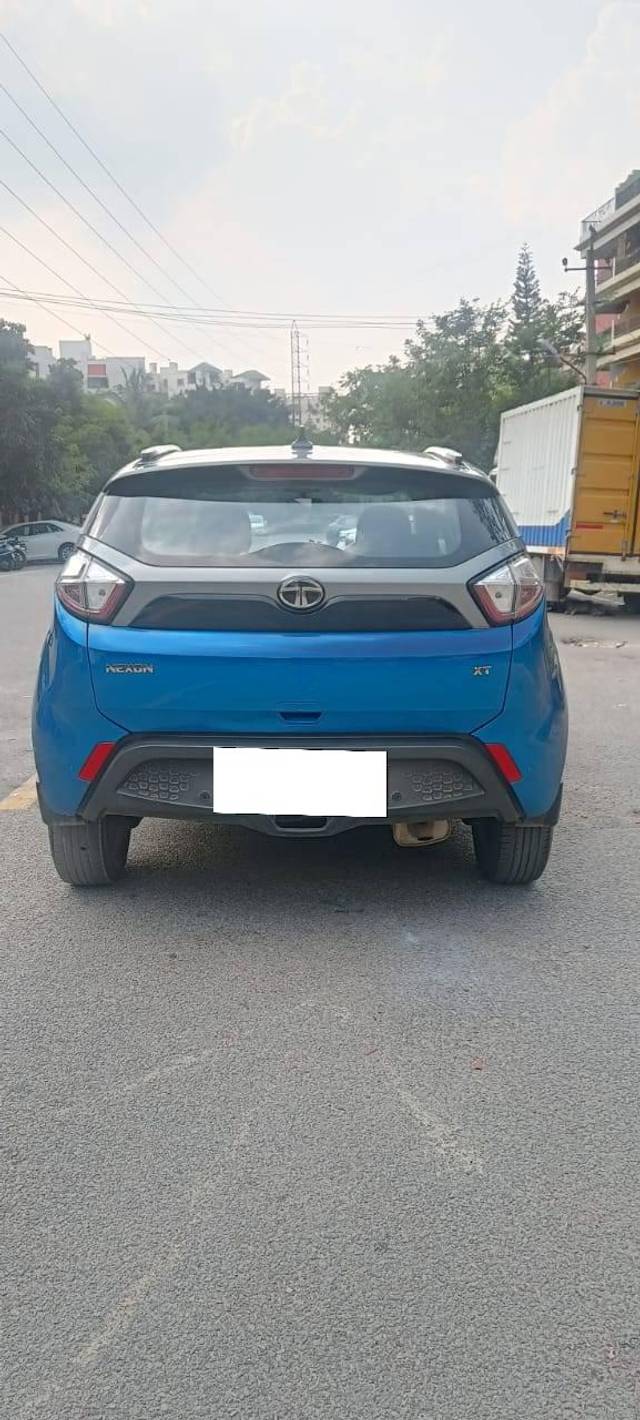 https://images10.gaadi.com/usedcar_image/4220684/original/processed_1e84ed822550e225a699cc67a42fce82.jpg?imwidth=6402