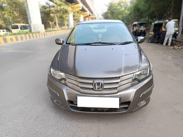 https://images10.gaadi.com/usedcar_image/4220685/original/processed_394134e348385d1b9ee82279e2735e73.jpg?imwidth=6400