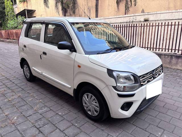 https://images10.gaadi.com/usedcar_image/4220699/original/processed_6c88382b3956d2d100ba09c0b225f74d.jpg?imwidth=6400