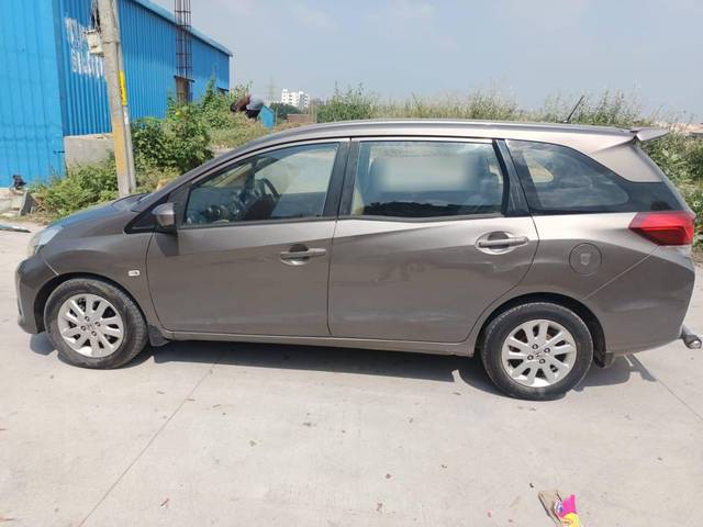 https://images10.gaadi.com/usedcar_image/4220723/original/processed_45c23fe3c86bcdbc58d45b42b483d9e3.jpg?imwidth=6402