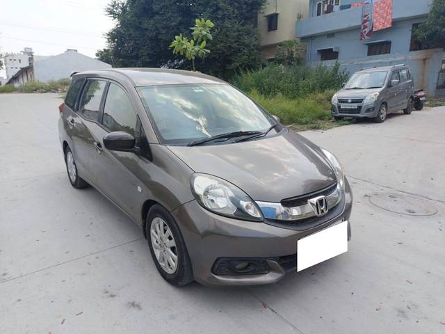 https://images10.gaadi.com/usedcar_image/4220723/original/processed_c9cb654349bc7d34fc254ad4e5715a41.jpg?imwidth=6400