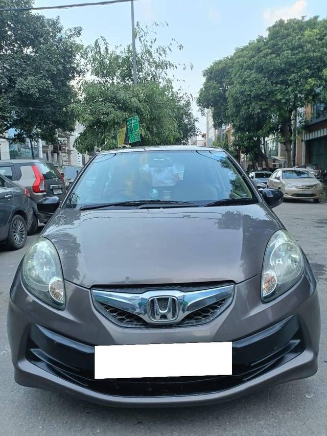 https://images10.gaadi.com/usedcar_image/4220860/original/processed_98e1c3a3e1d69358032422a2ea5e1655.jpg?imwidth=6400